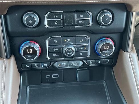 Certified 2024 Chevrolet Tahoe High Country w/ Advanced Technology Package AWD/4WD image 32