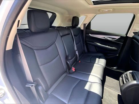 Used 2017 Cadillac XT5 Premium Luxury w/ Driver Assist Package FWD image 20
