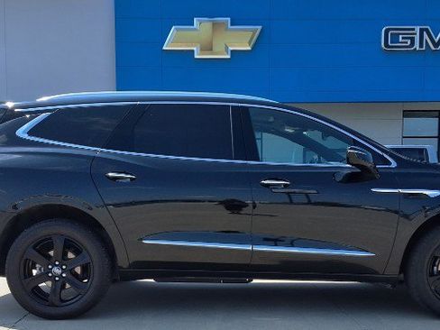 Used 2024 Buick Enclave Essence w/ Experience Buick Package FWD image 1