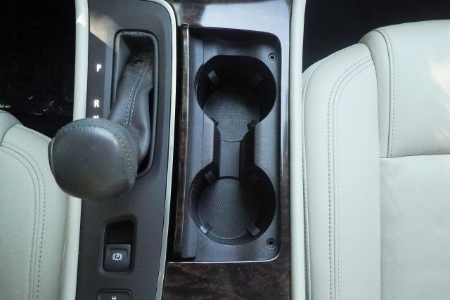 Used 2014 Buick LaCrosse Leather FWD image 19