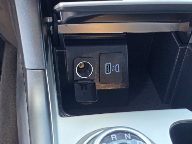 Used 2023 Ford Explorer XLT RWD image 23