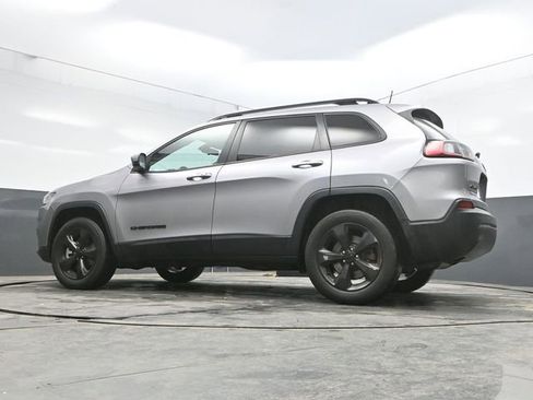 Used 2019 Jeep Cherokee Latitude Plus AWD/4WD image 37