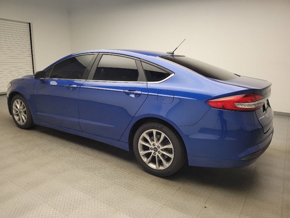 Used 2017 Ford Fusion SE FWD image 3