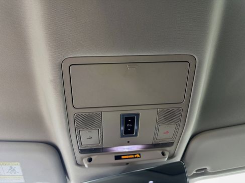 Used 2021 Land Rover Defender 90 First Edition AWD/4WD image 29