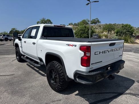 Used 2022 Chevrolet Silverado 2500 Custom w/ Custom Value Package AWD/4WD image 8