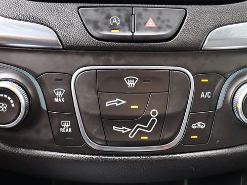 Used 2022 Chevrolet Equinox LT FWD image 45
