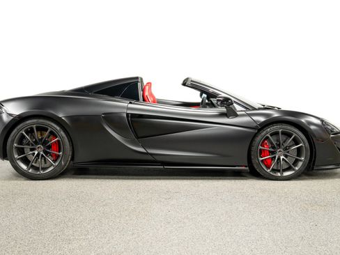 Used 2018 McLaren 570S Spider image 37