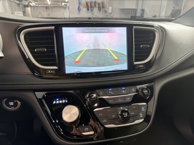 New 2027 Chrysler Pacifica Select FWD image 27