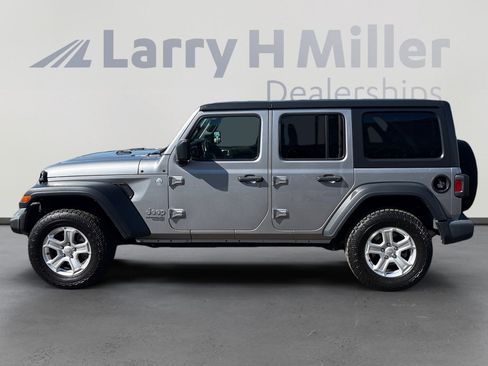 Used 2020 Jeep Wrangler Unlimited Sport S image 2