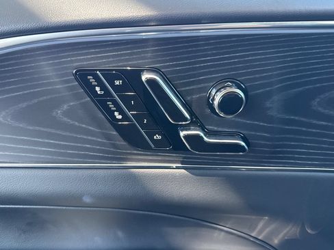 Used 2024 Cadillac Lyriq Luxury RWD image 19
