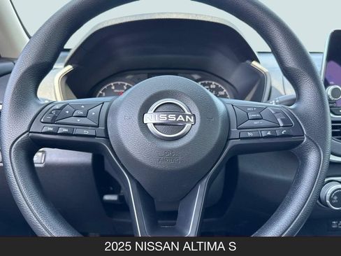 Used 2025 Nissan Altima 2.5 S FWD image 24