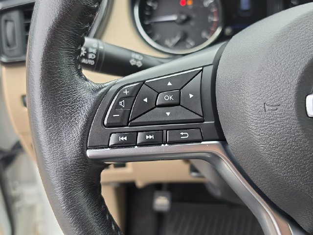 Used 2018 Nissan Rogue SV w/ Sun & Sound Touring Package FWD image 31