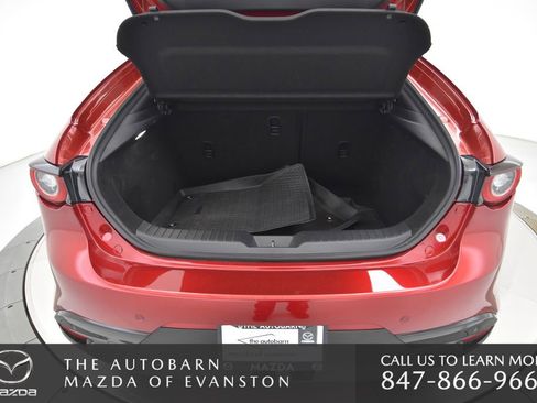 Used 2025 MAZDA MAZDA3 Hatchback w/Premium Plus Pkg image 34