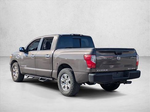Used 2017 Nissan Titan SV image 7