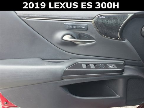 Used 2019 Lexus ES 300h w/ Accessory Package 2 image 24