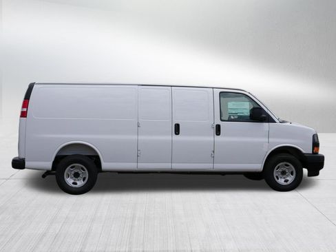 New 2026 GMC Savana 3500 Extended w/ Driver Convenience Package RWD image 6