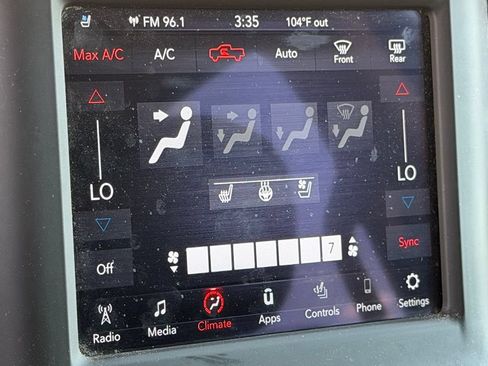 Used 2019 RAM 1500 Laramie AWD/4WD image 21
