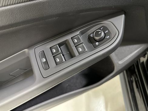 New 2025 Volkswagen GTI SE image 18