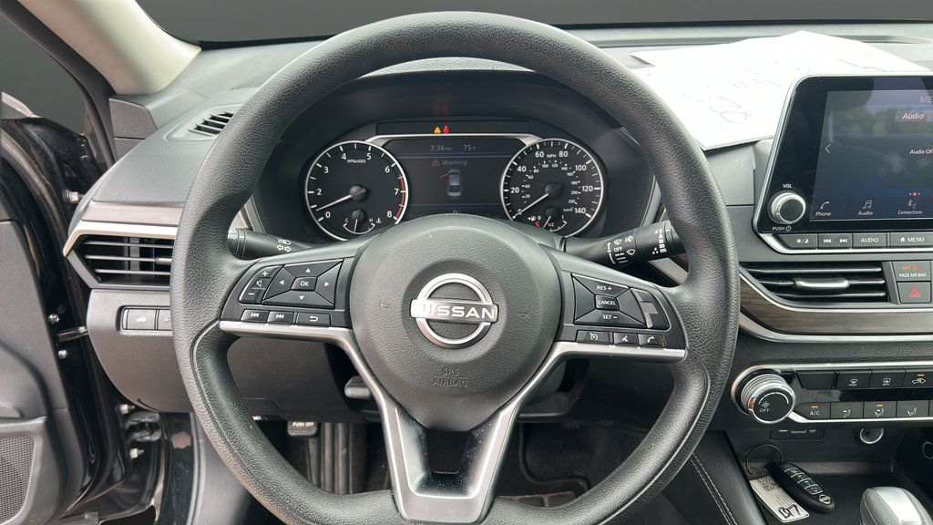 Used 2023 Nissan Altima 2.5 SV FWD image 12