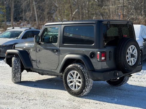 Used 2023 Jeep Wrangler Sport S image 3