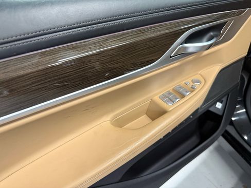 Used 2019 BMW 750i xDrive w/ Executive Package image 30