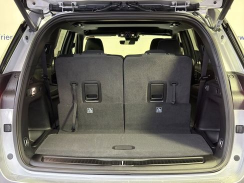 New 2025 Jeep Grand Cherokee L Laredo image 8