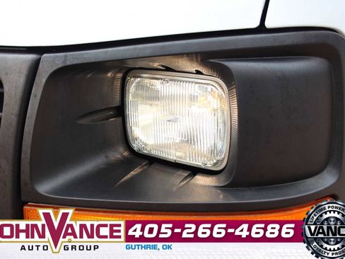 Used 2017 GMC Savana 2500 image 4