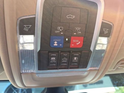 Used 2022 RAM 3500 Laramie AWD/4WD image 32