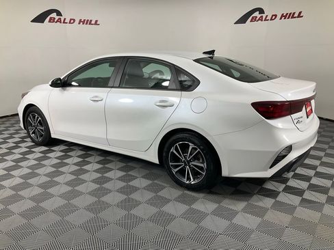 Used 2023 Kia Forte LXS image 4