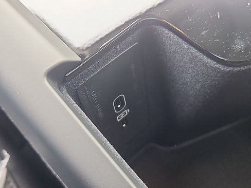 New 2026 Volvo XC60 B5 Plus w/ Protection Package Premier image 8