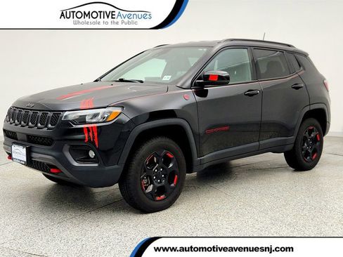 Used 2023 Jeep Compass Trailhawk AWD/4WD image 1