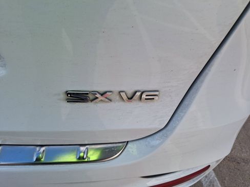 Used 2018 Kia Sorento SX image 12