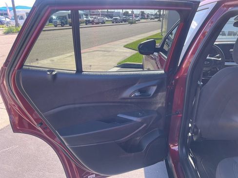 Used 2024 Chevrolet Trax RS w/ Driver Confidence Package FWD image 33