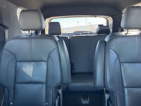 Used 2023 Chevrolet Traverse RS image 14