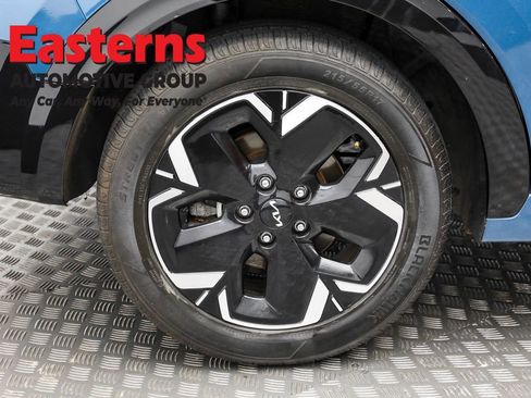 Used 2023 Kia Niro Wave w/ Wave Preserve Package image 30