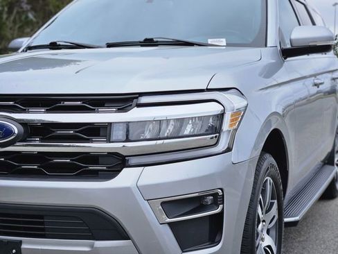 Used 2023 Ford Expedition Limited image 9
