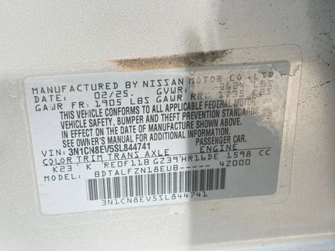 Used 2025 Nissan Versa SV FWD image 27