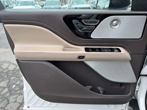Used 2023 Lincoln Aviator Reserve w/ Equipment Group 201A image 13