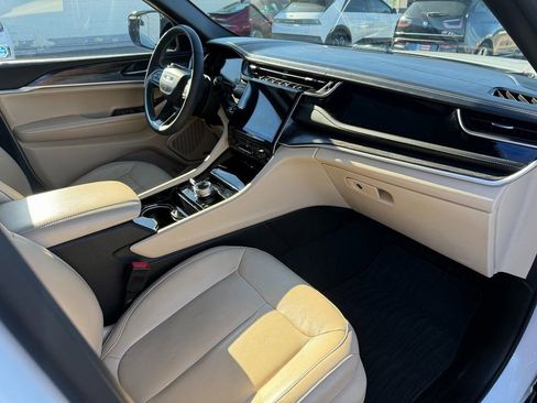 Used 2022 Jeep Grand Cherokee Limited 4xe AWD/4WD image 3