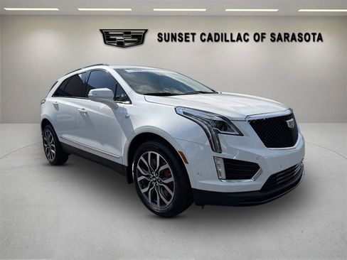 Certified 2022 Cadillac XT5 Sportv w/ Technology Package image 1