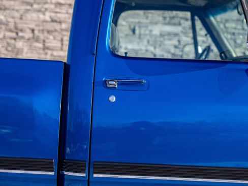 Used 1992 Dodge D/W Truck 250 image 26