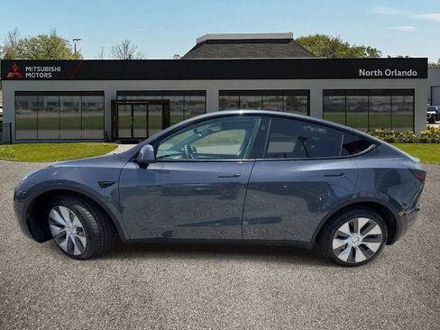 Used 2023 Tesla Model Y Long Range AWD/4WD image 2
