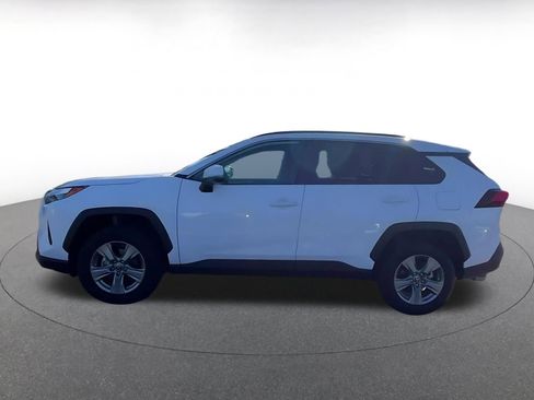 Used 2025 Toyota RAV4 XLE image 9