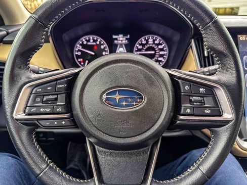 Used 2025 Subaru Outback Premium AWD/4WD image 18