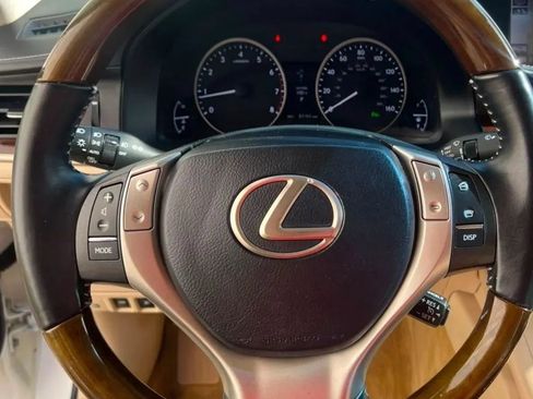 Used 2014 Lexus ES 350 w/ Luxury Package FWD image 21