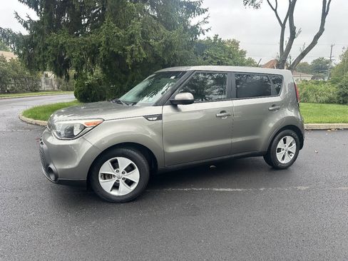 Used 2014 Kia Soul FWD image 4