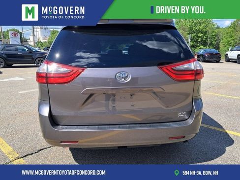Used 2020 Toyota Sienna XLE w/ Carpet Mat Package AWD/4WD image 4