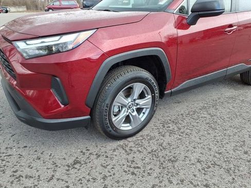 Certified 2025 Toyota RAV4 LE image 4