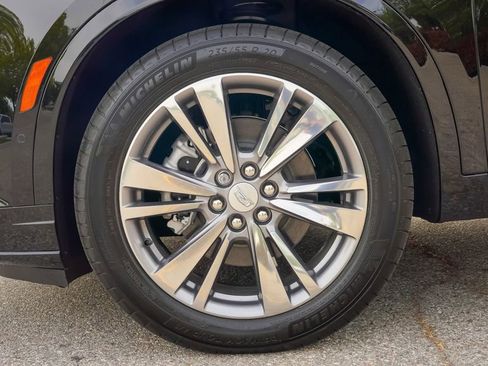 Certified 2025 Cadillac XT6 Premium Luxury w/ Platinum Package image 9