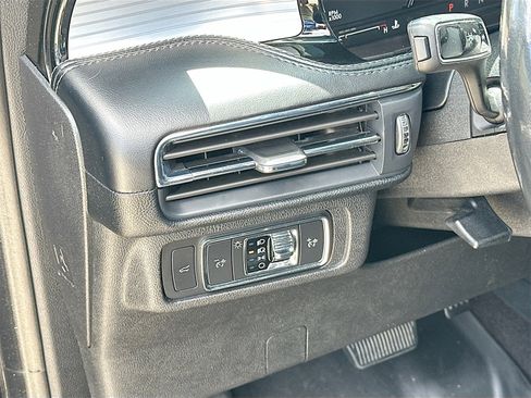 Used 2021 Lincoln Corsair AWD w/ Premium Package image 10